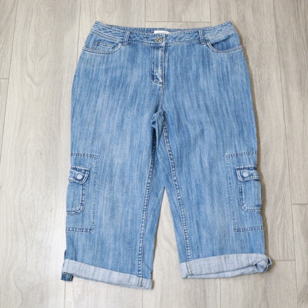Christopher Banks Jeans Women 10 Light Wash Denim Capris Pockets Cargo Cuffs